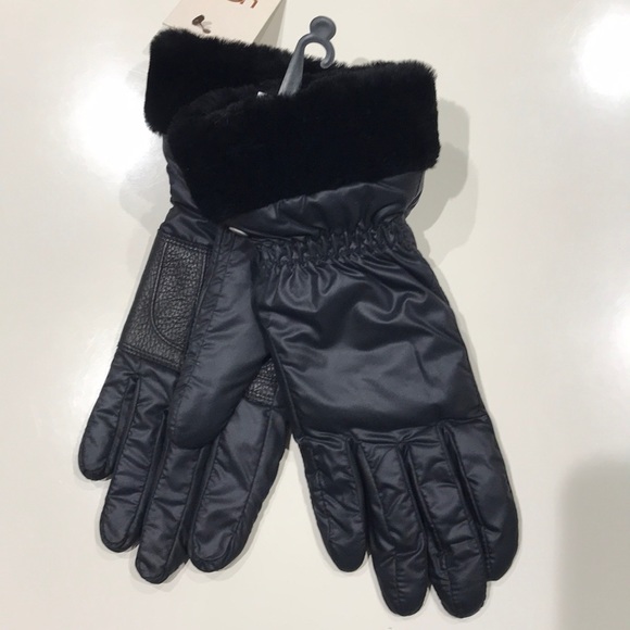 UGG Gloves - Picture 1 of 3